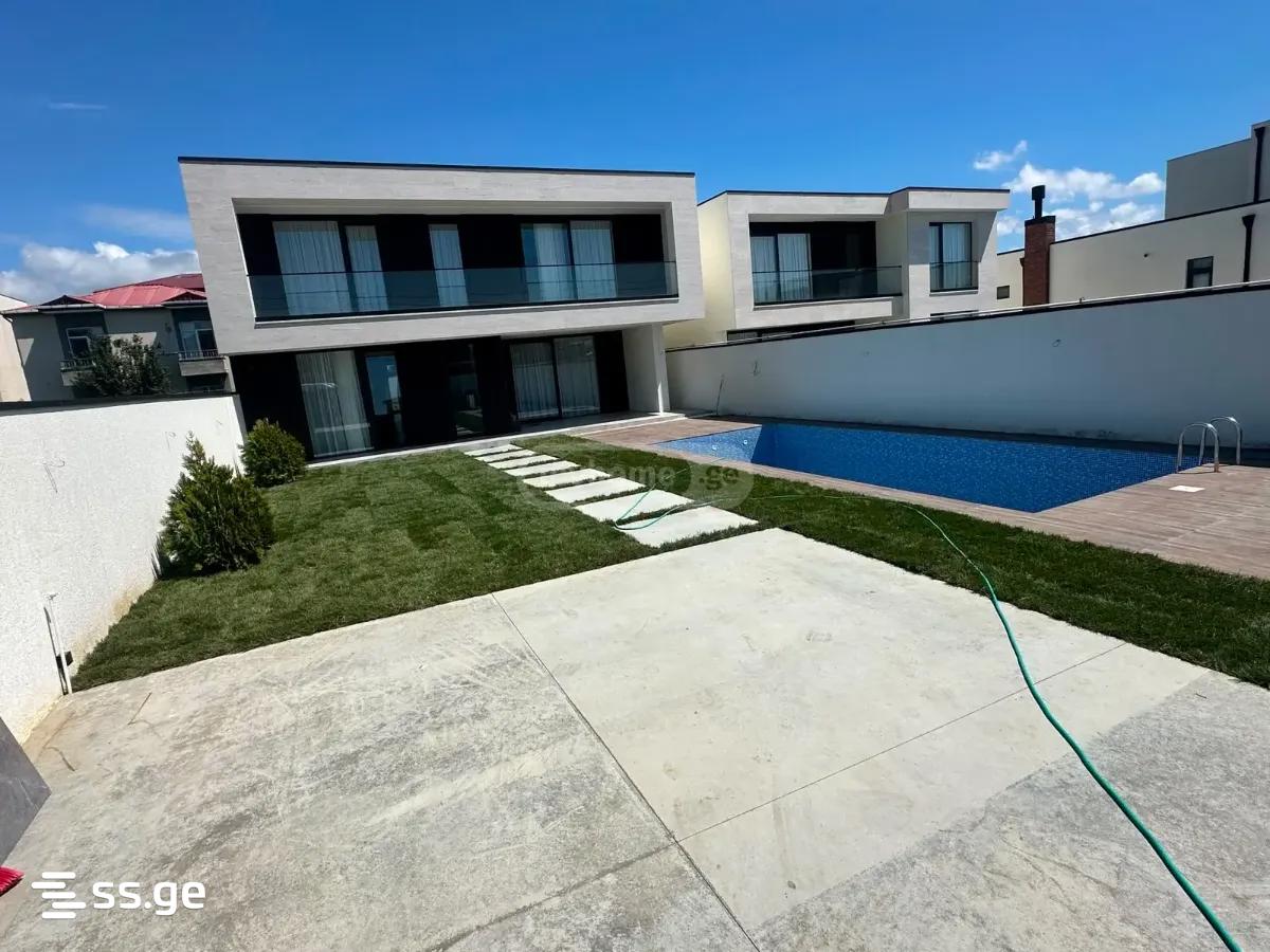 7 Room Private House For Sale view 1