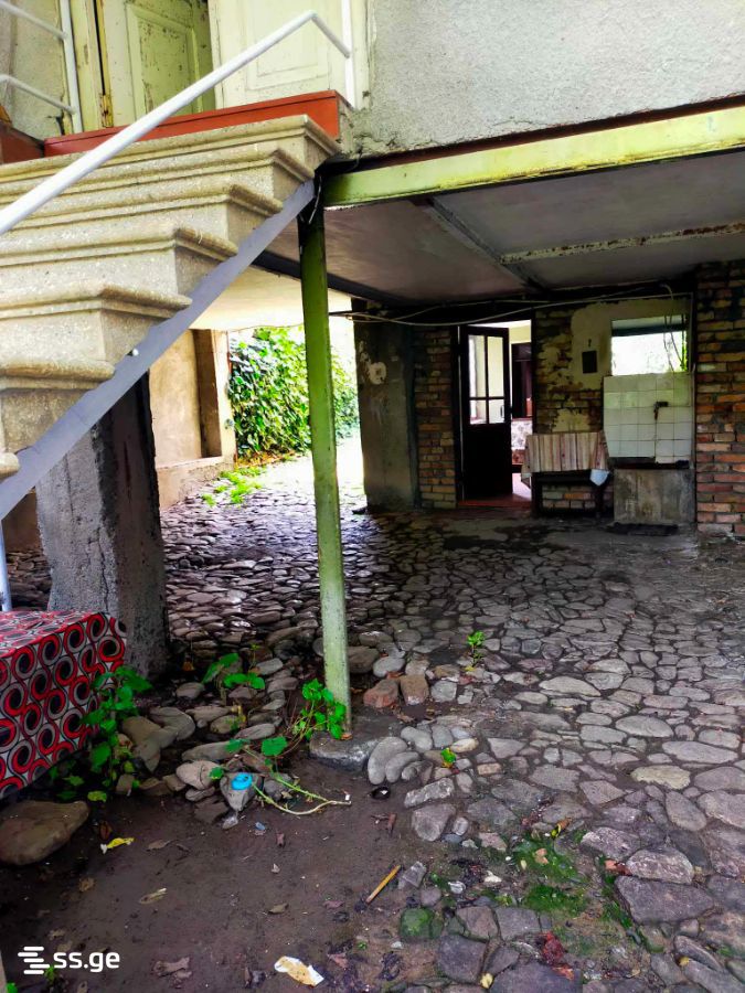 12 Room Private House For Sale view 2