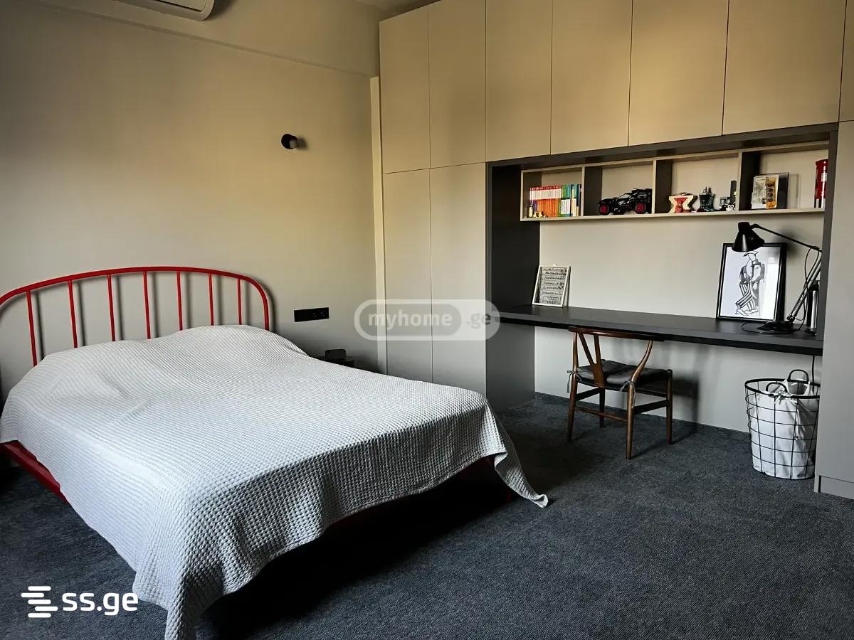 7 Room Private House For Sale view 13