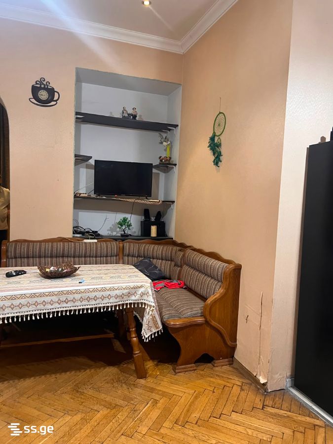 5 Room Flat For Sale view 3