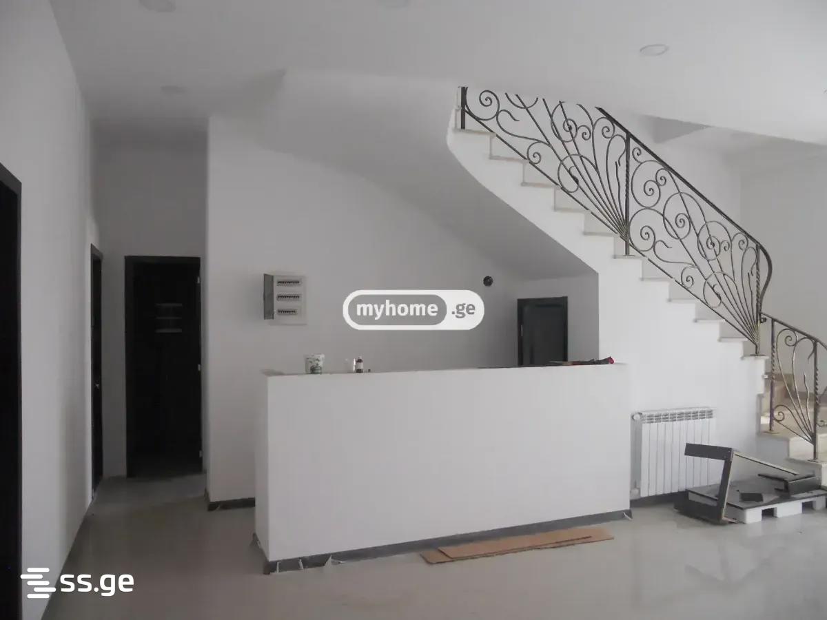 12 Room Hotel For Rent. Digomi view 5