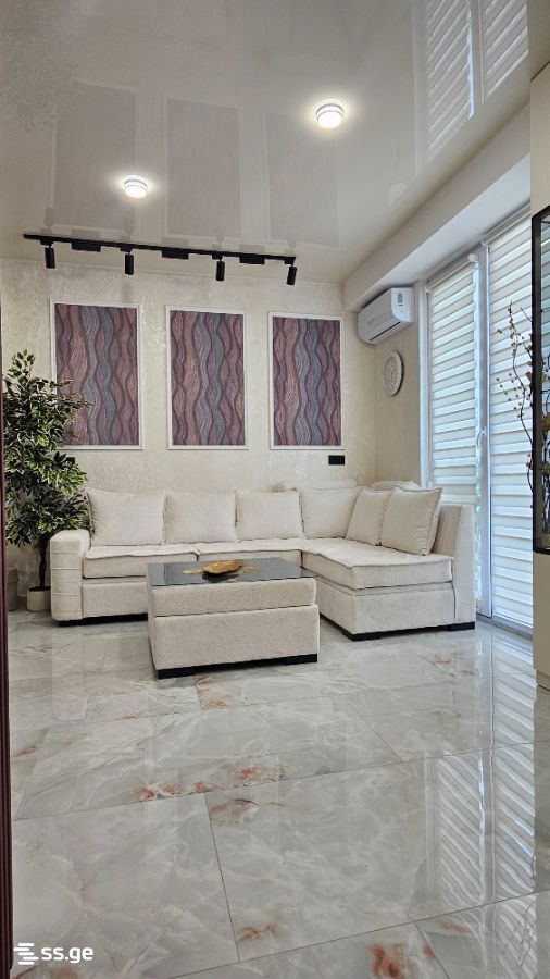 3 Room Flat For Sale view 2