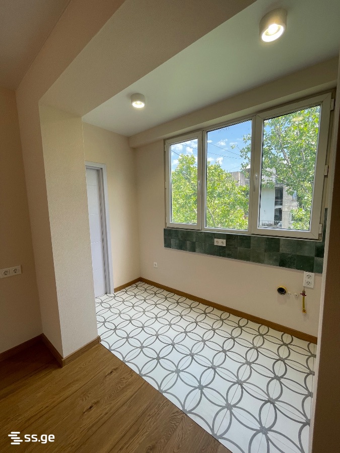 3 Room Flat For Sale view 6