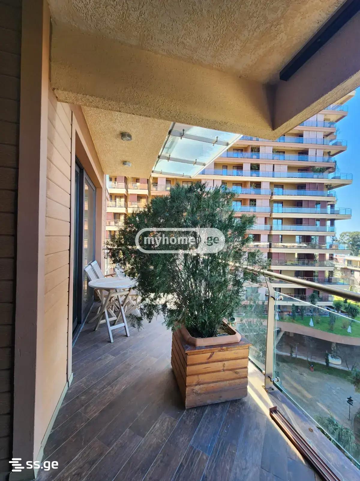 2 Room Flat Daily Rent. Chaqvi view 3