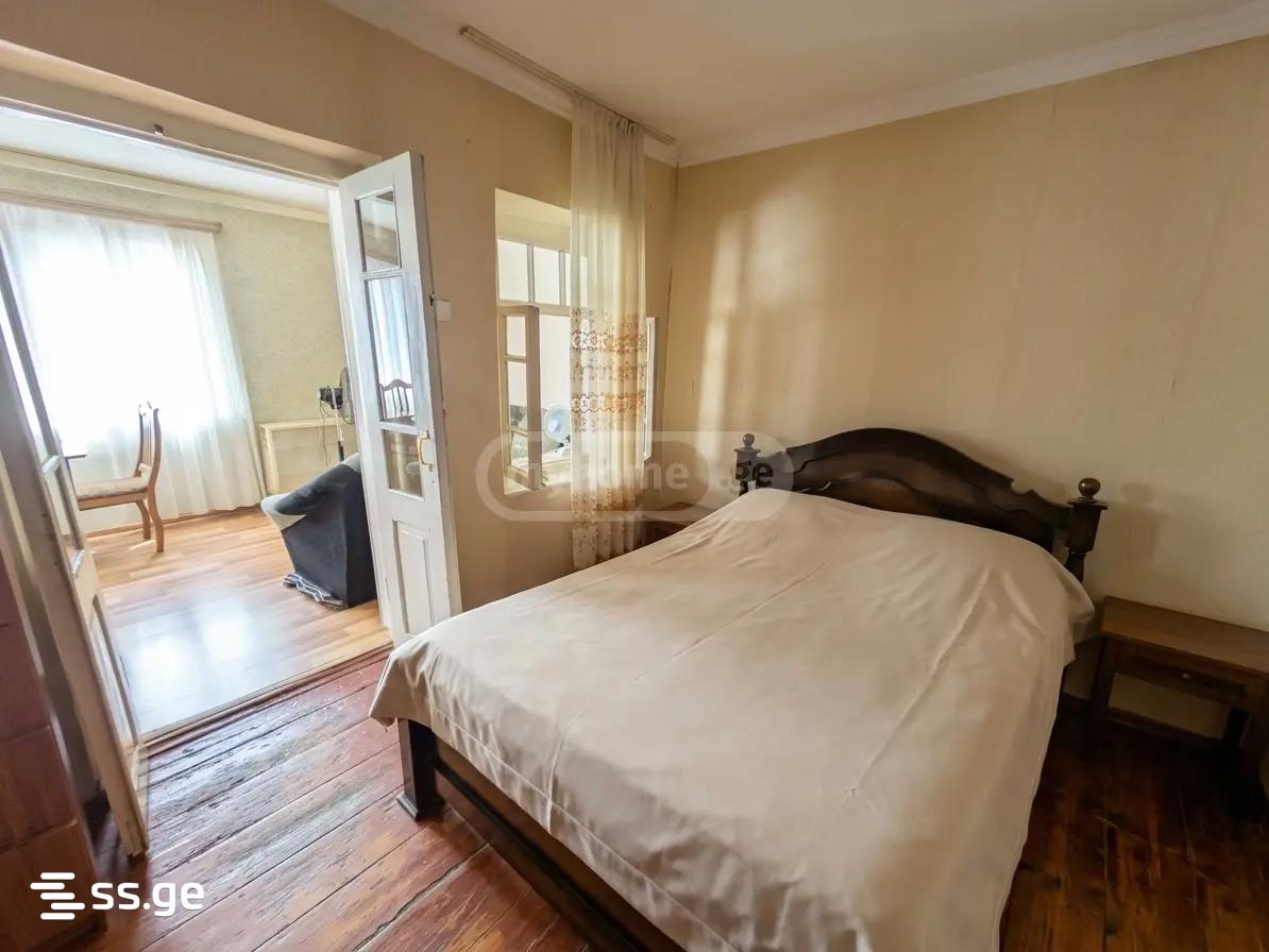 7 Room Private House For Sale view 5