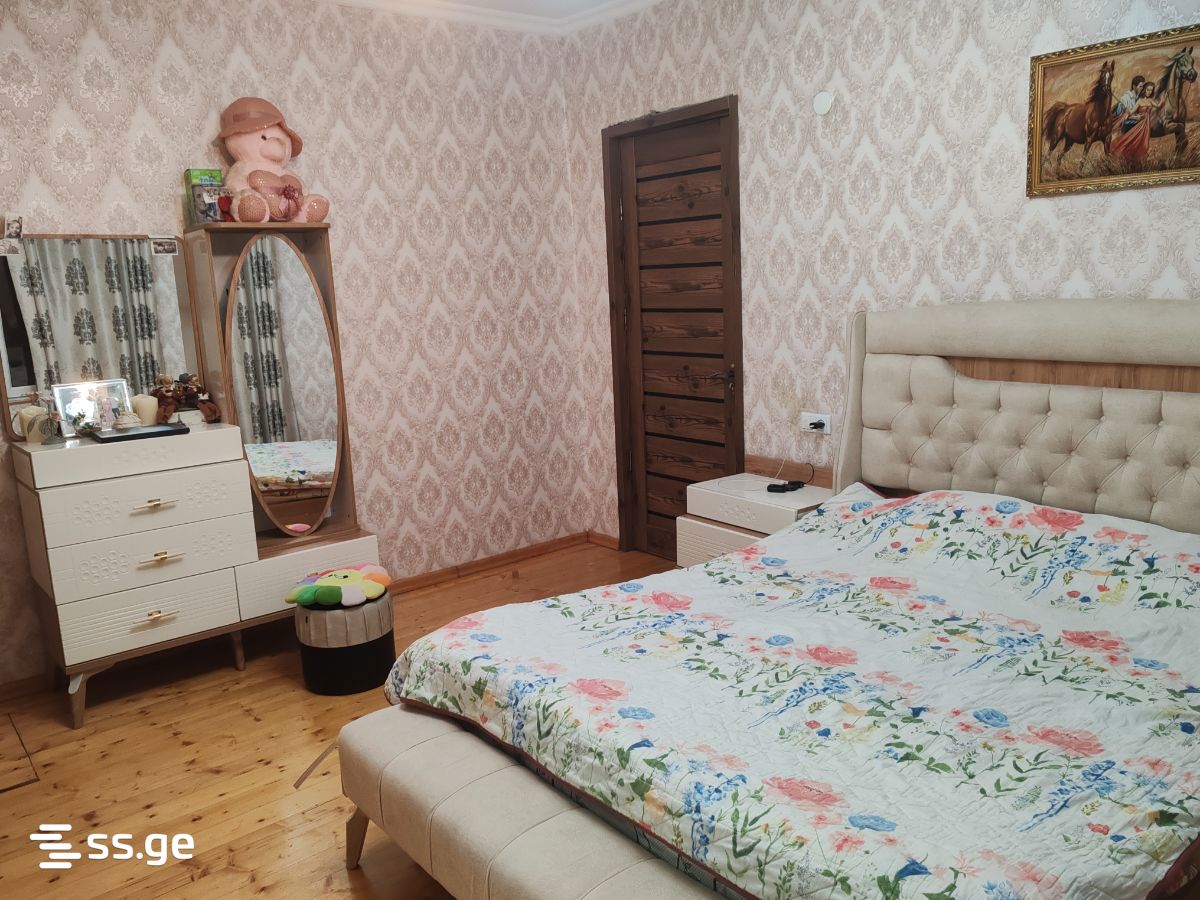 9 Room Private House For Sale view 14