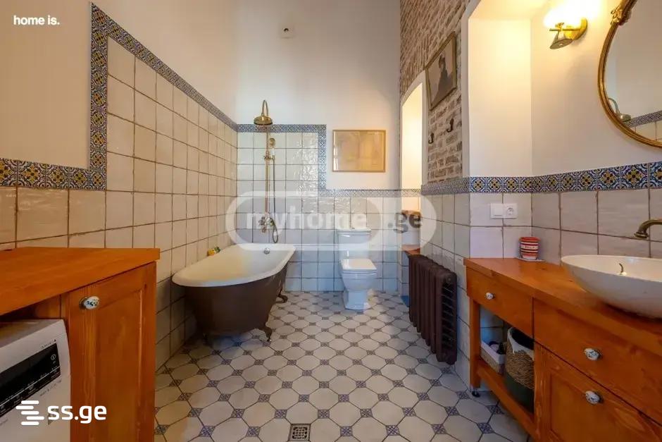 5 Room Flat For Rent. Sololaki view 5
