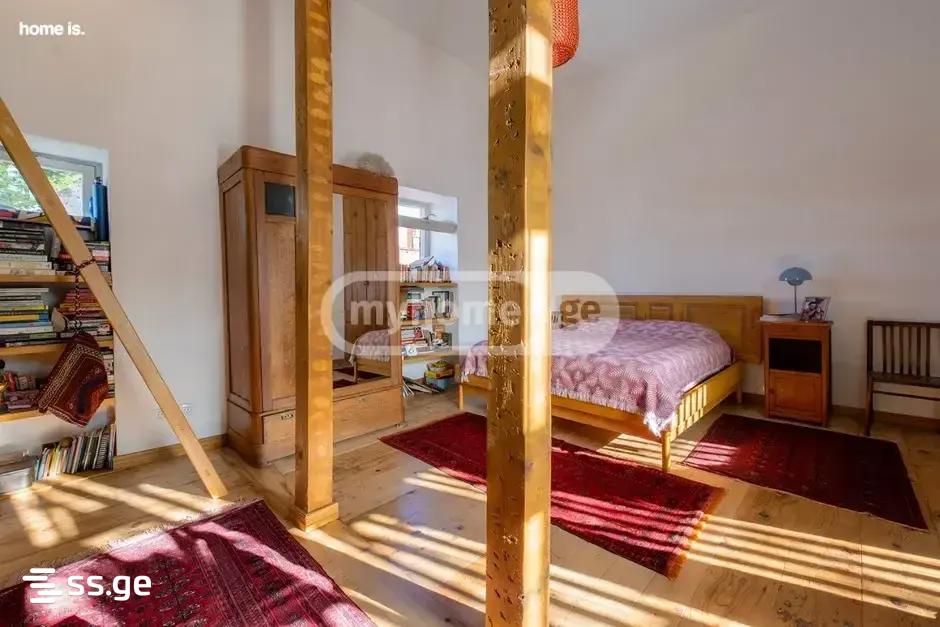 5 Room Flat For Rent. Sololaki view 8