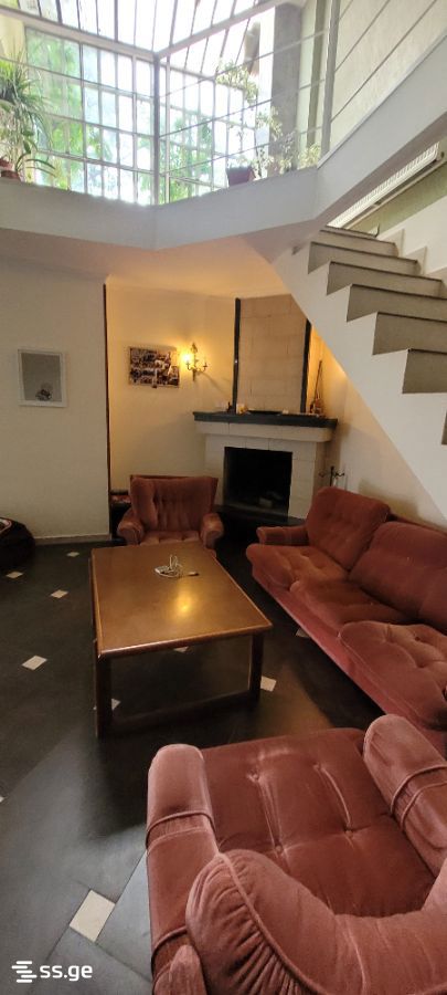 6 Room Private House For Sale view 3