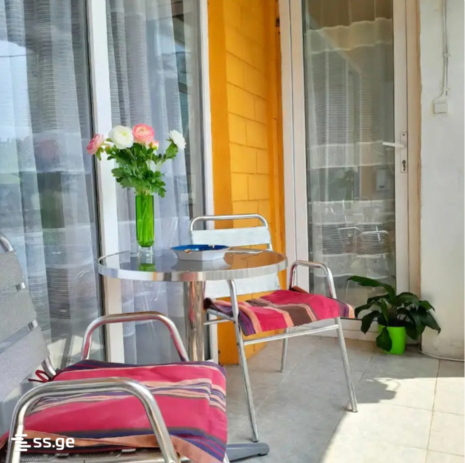 2 Room Flat Daily Rent. Ureki view 8