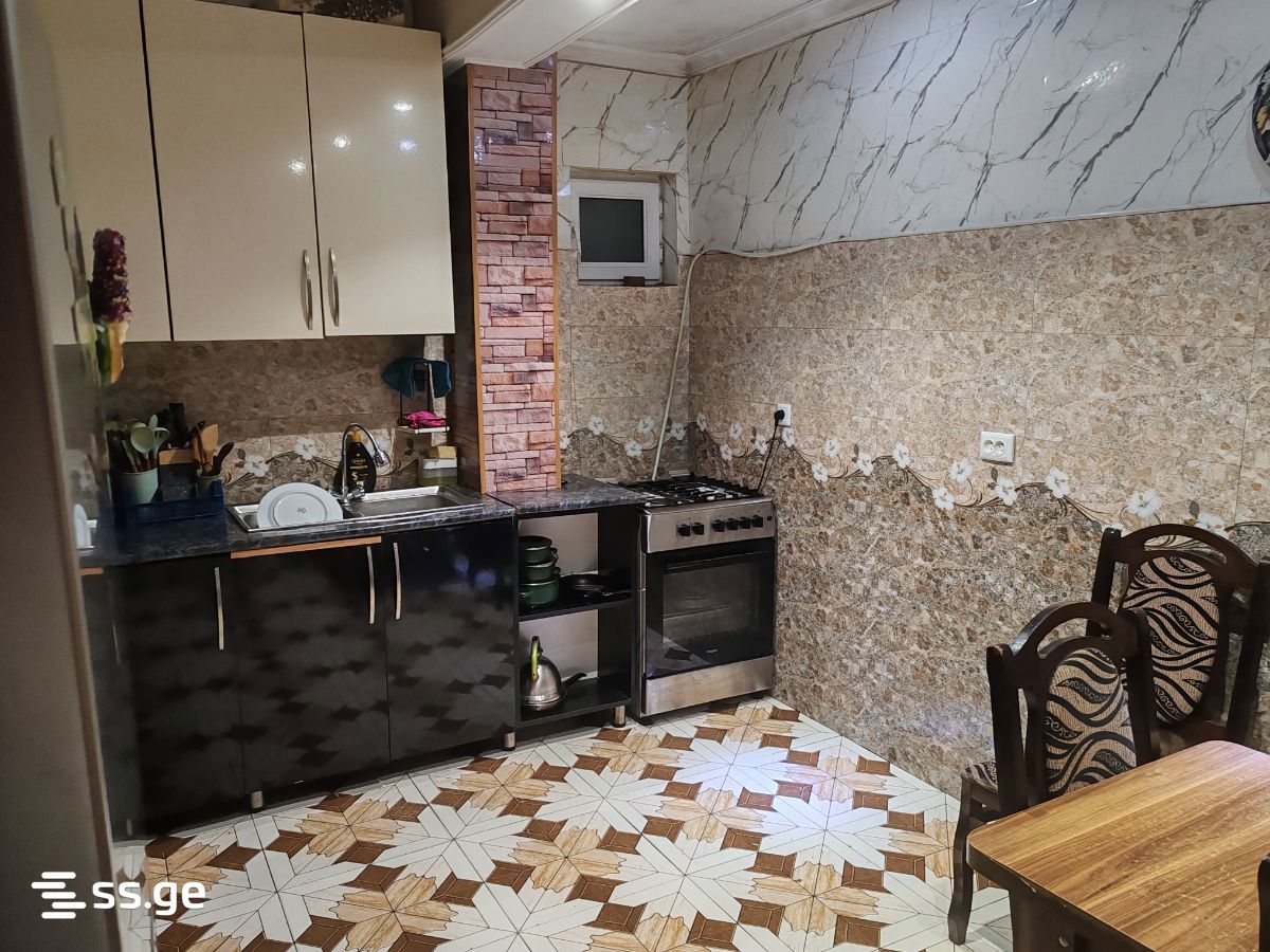 9 Room Private House For Sale view 12