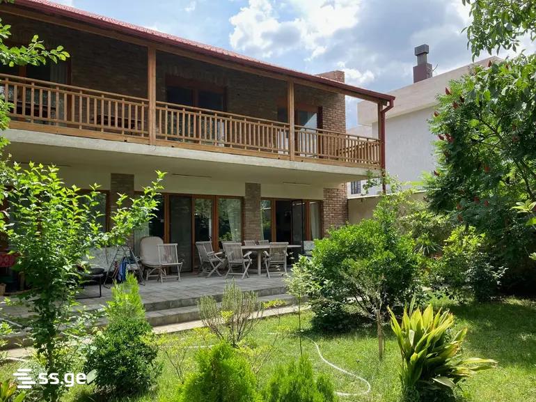 6 Room Private House For Sale view 2