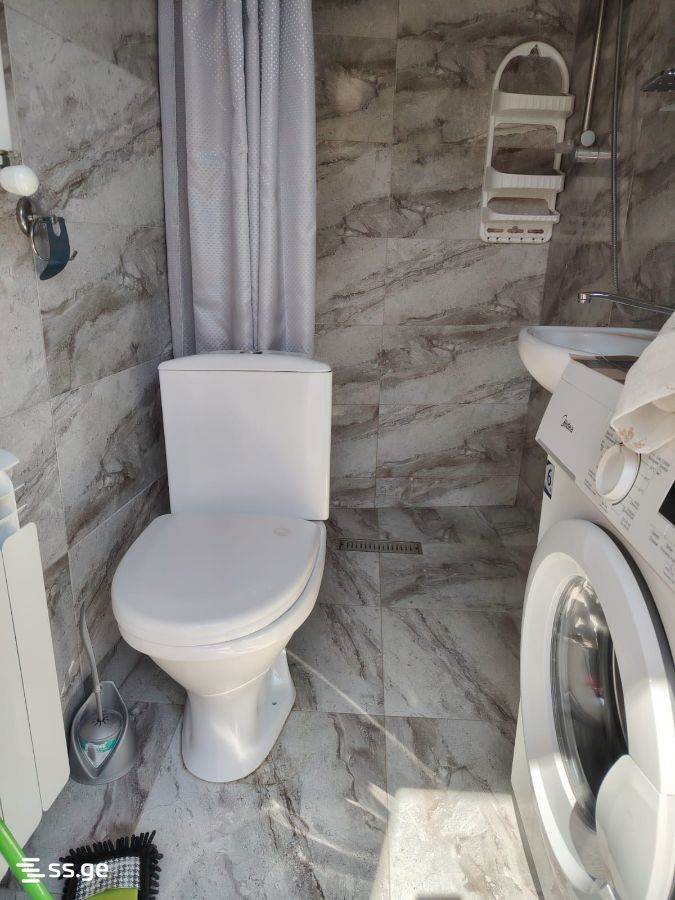 1 Room Private House For Rent. Isani view 3