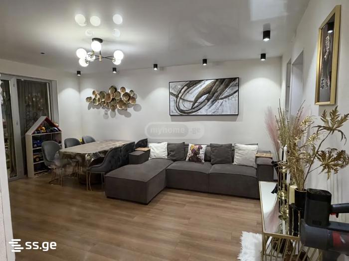 3 Room Flat For Sale view 1