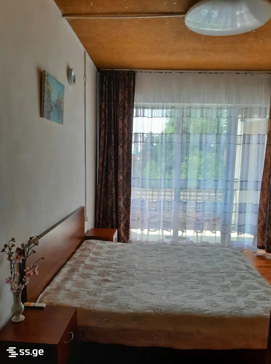 2 Room Flat Daily Rent. Ureki view 6