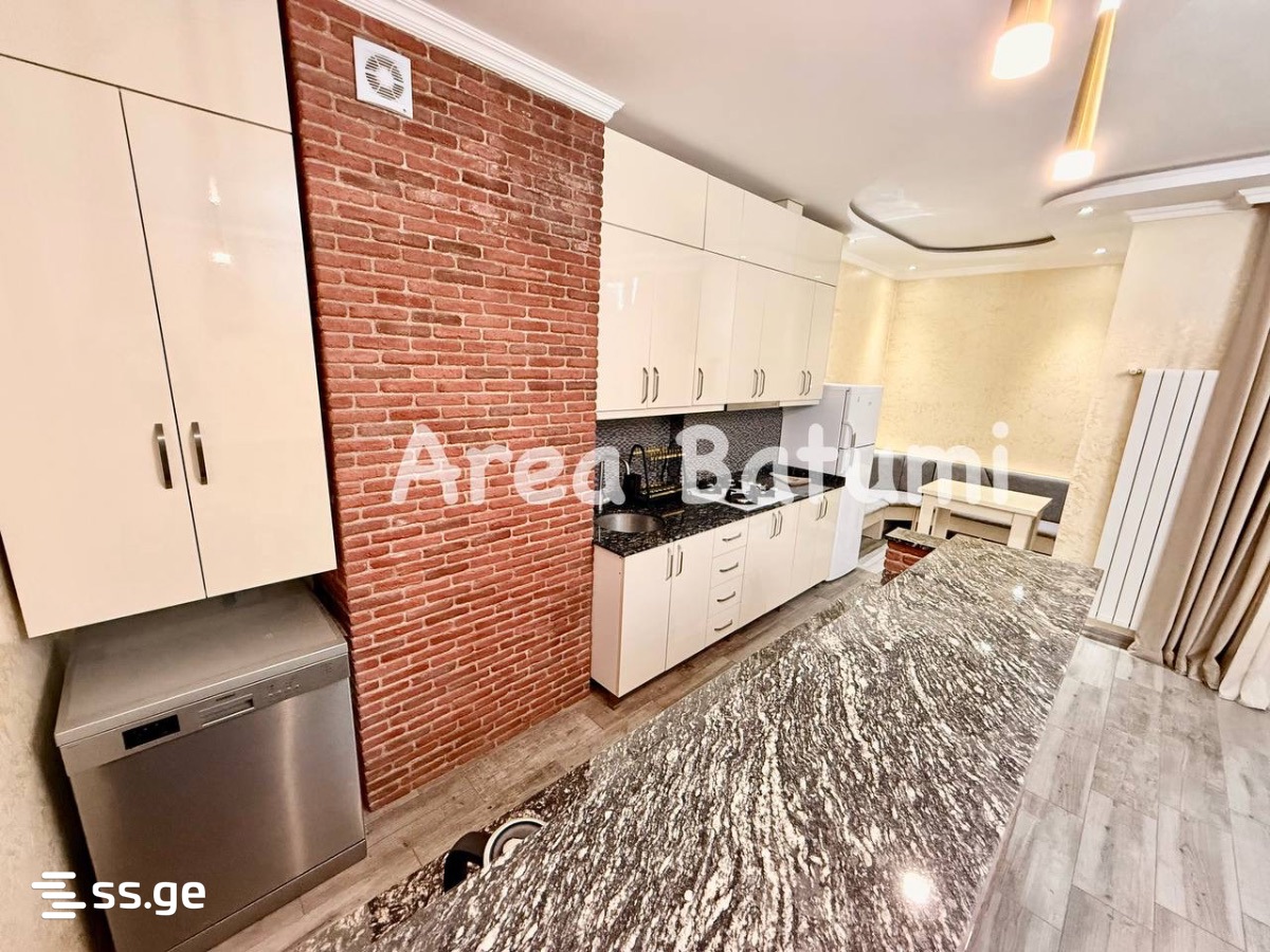 2 room Flat For Rent. Batumi - Aanzicht 2