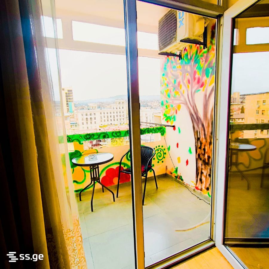 3 Room Flat Daily Rent. Chugureti view 2