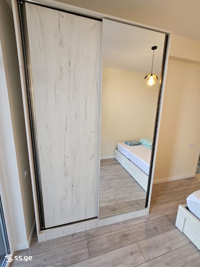 3 room Flat For Rent. Isani - Więcej