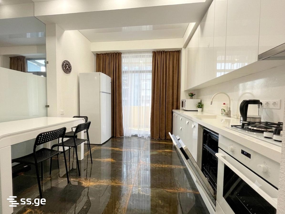 3 room Flat For Sale. Vake - Widok 2