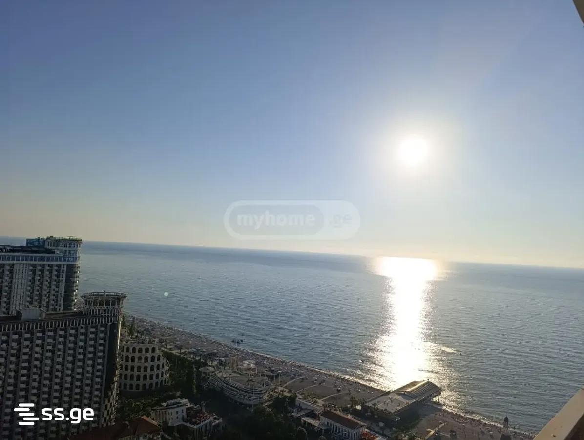2 room Flat Daily rent. Batumi - Aanzicht 3