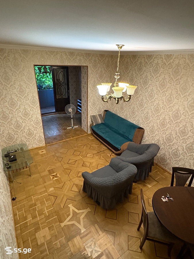 5 room Flat For Rent. Isani – pohled 3