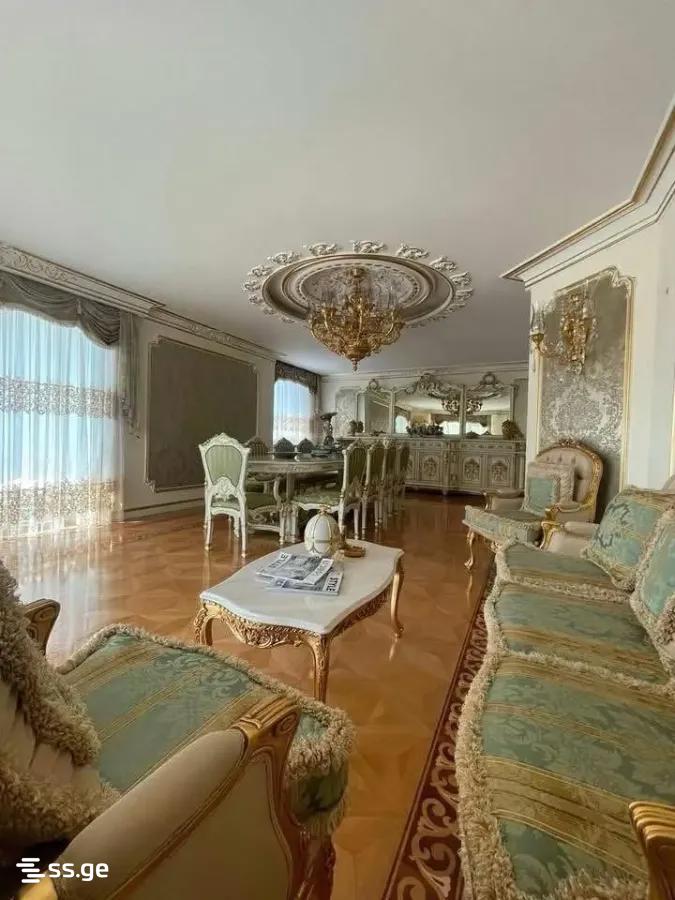 6 room Flat For Sale. Vake, Tbilisi