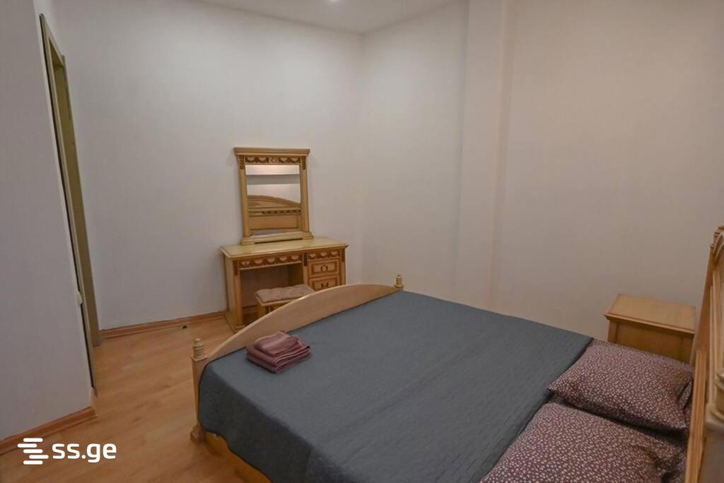 3 room Flat For Rent. Mtatsminda - Widok 2