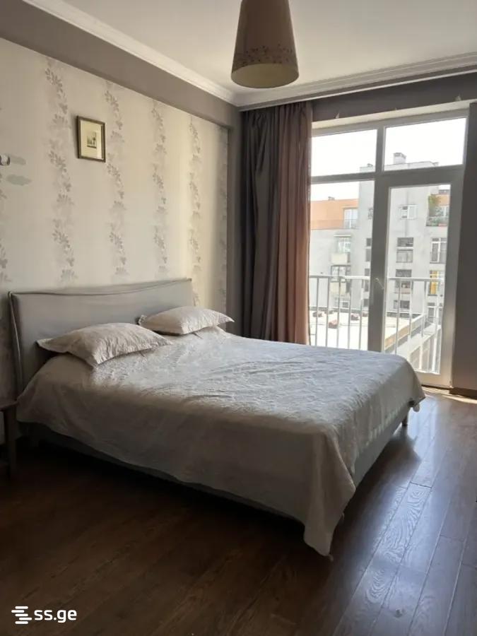3 room Flat For Sale. Isani – pohled 3