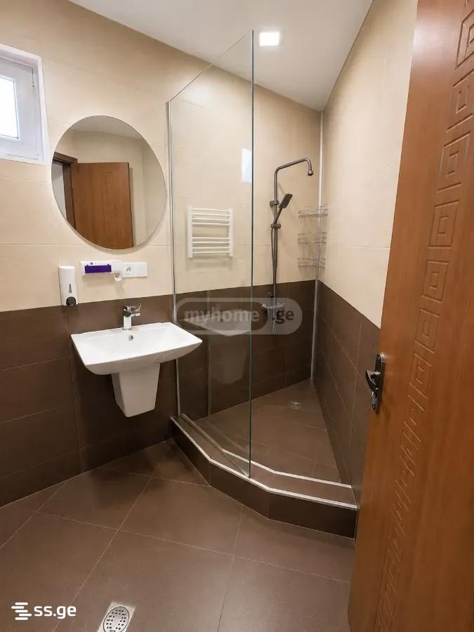 3 room Flat For Rent. Chugureti - Mehr
