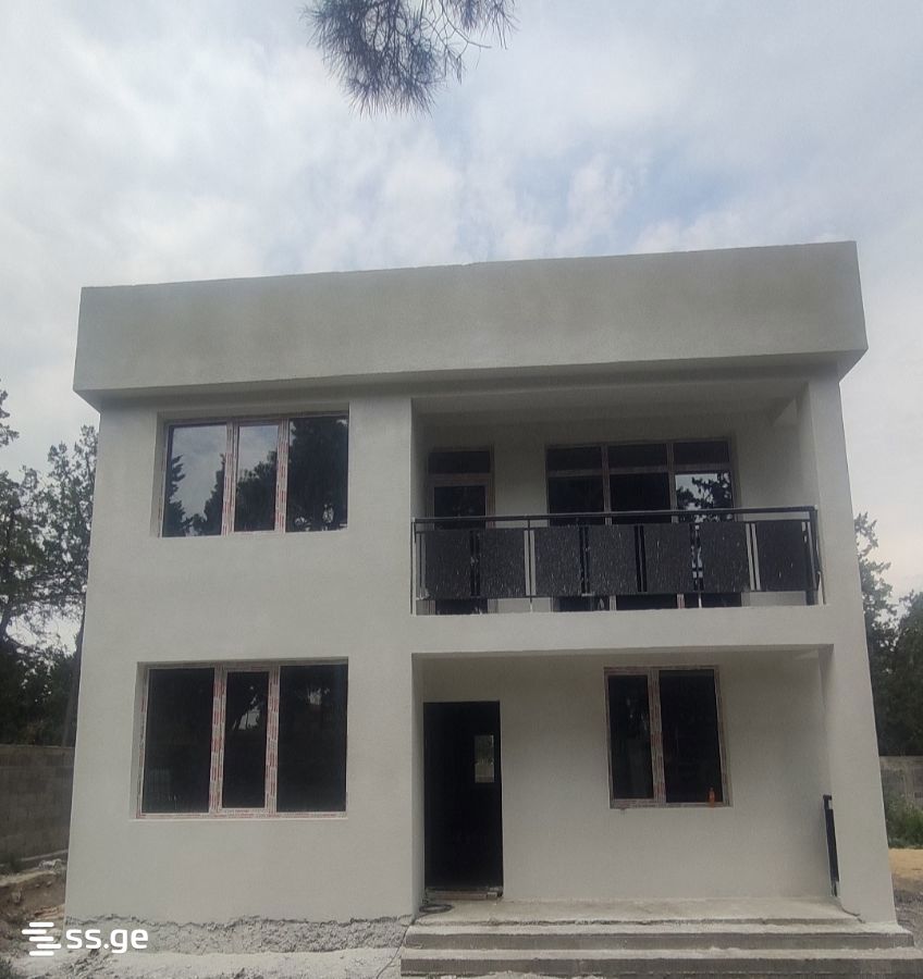 6 Room Private House For Sale view 2