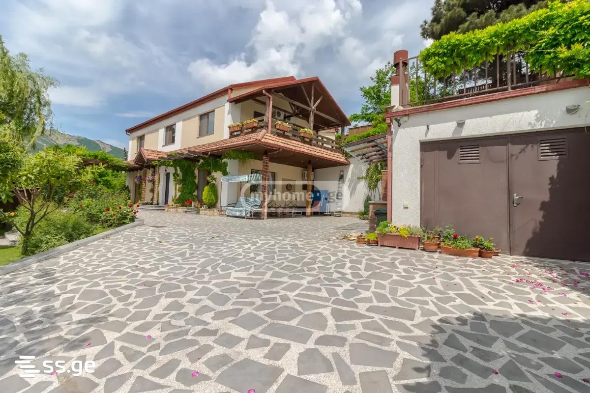 6 Room Summer Cottage For Rent. Mtskheta view 1