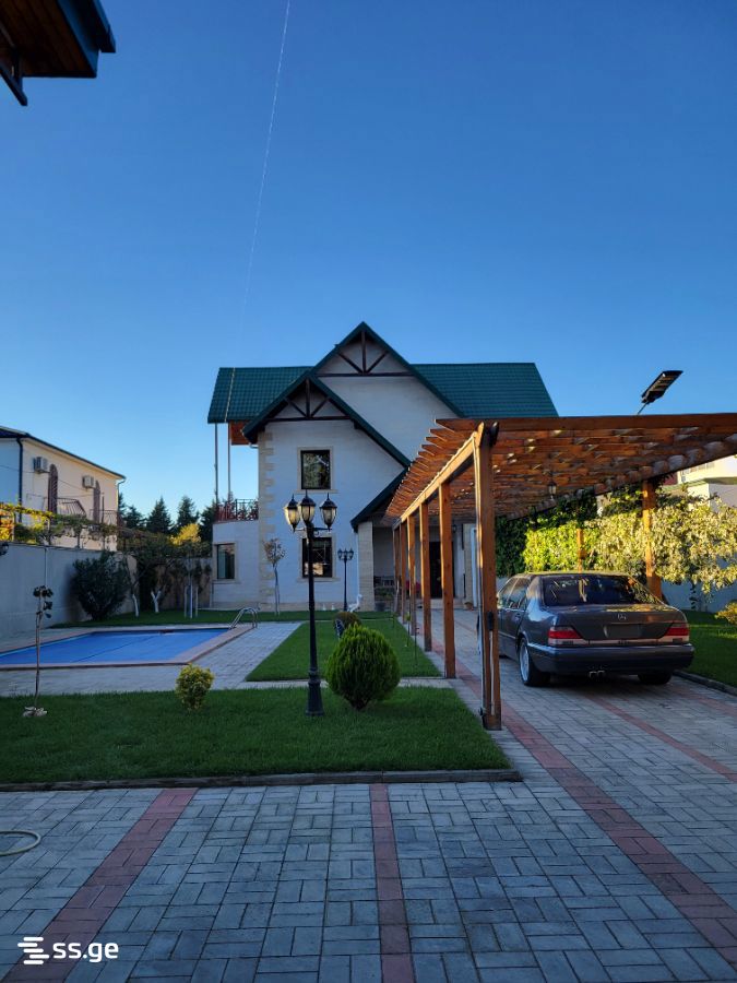 8 room Private House For Sale. Digomi - Aanzicht 5