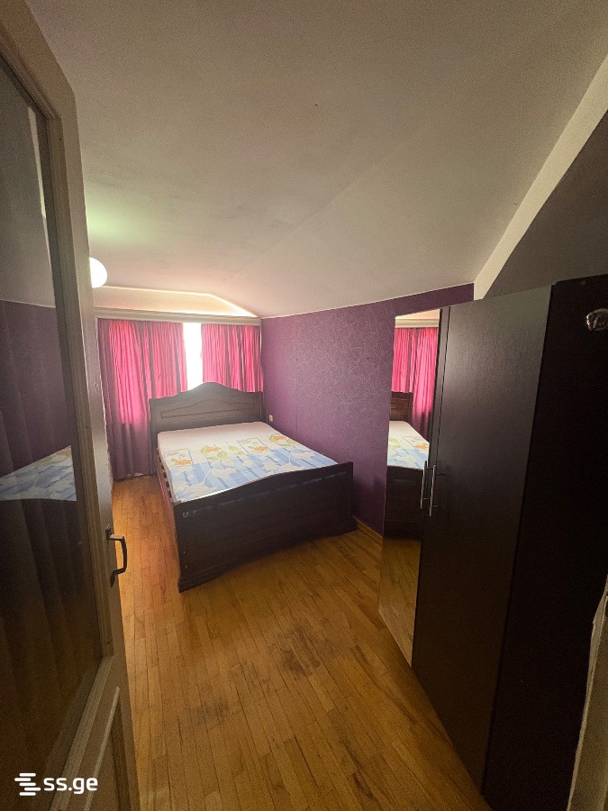 5 room Flat For Rent. Isani – pohled 5