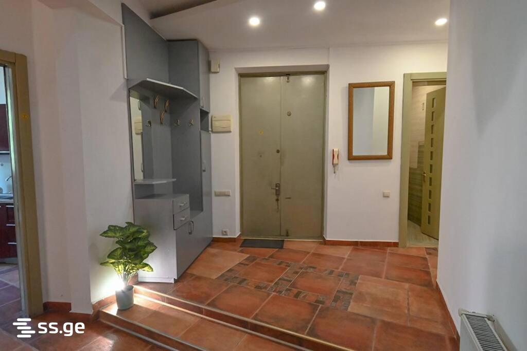 3 room Flat For Rent. Mtatsminda - Widok 3