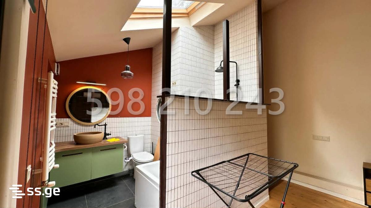 3 room Private House For Rent. Vake - Meer