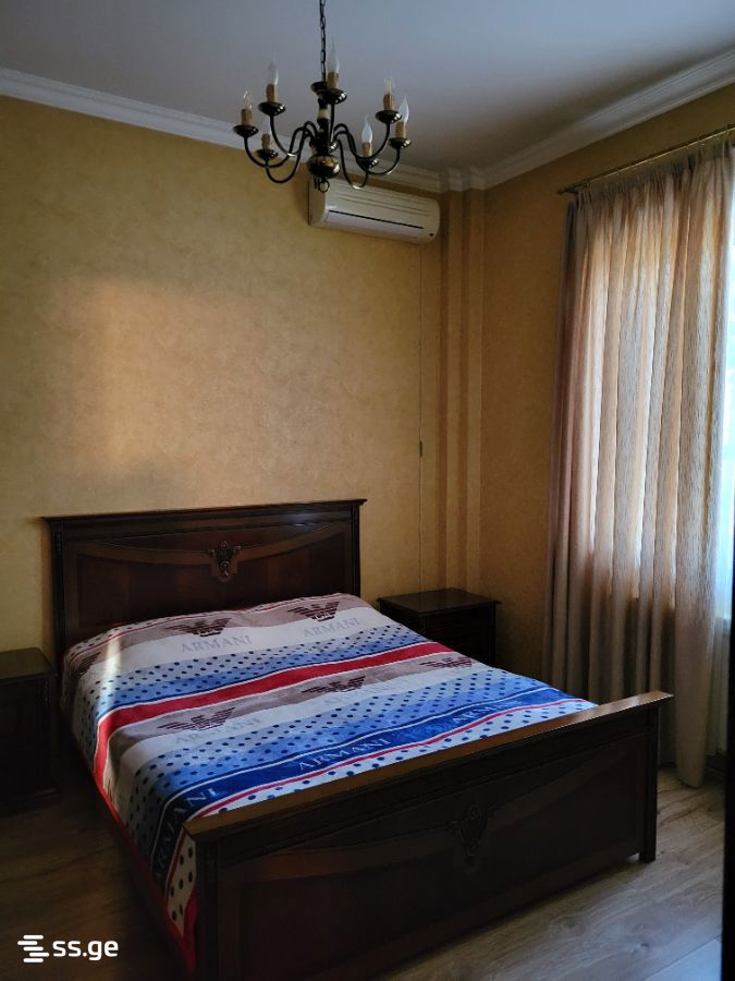 8 room Private House For Sale. Digomi - Aanzicht 2