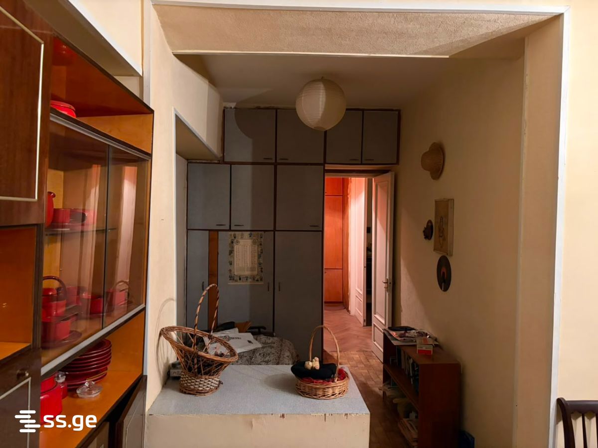 5 room Flat For Rent. Saburtalo - Widok 2