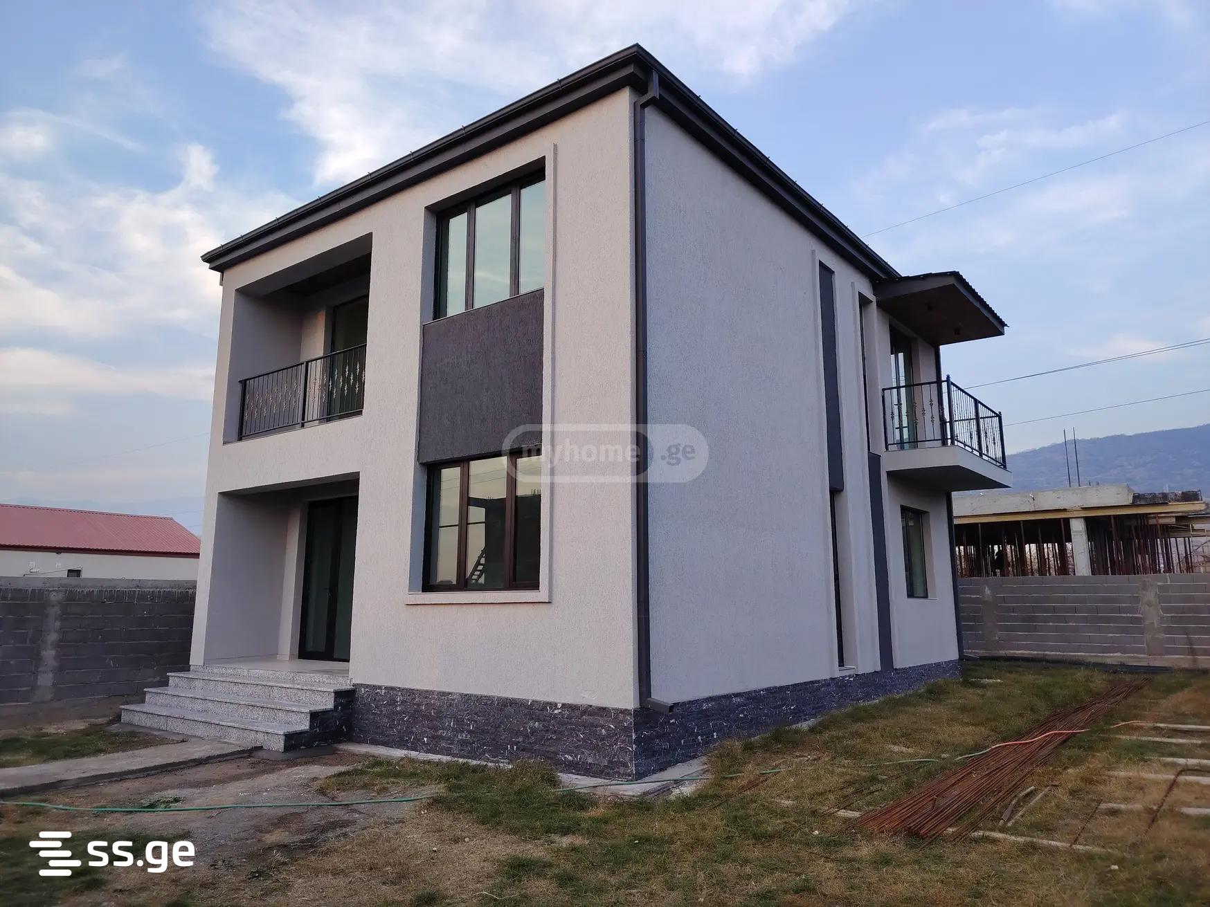 8 Room Private House For Sale view 7