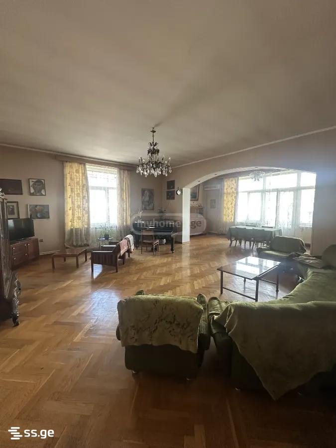 4 room Flat For Sale. Vake, Tbilisi