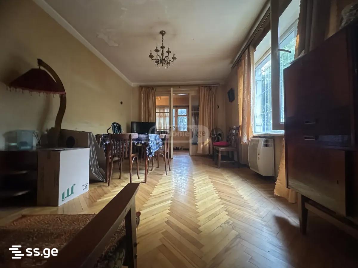2 kambarių butas, 90 m²