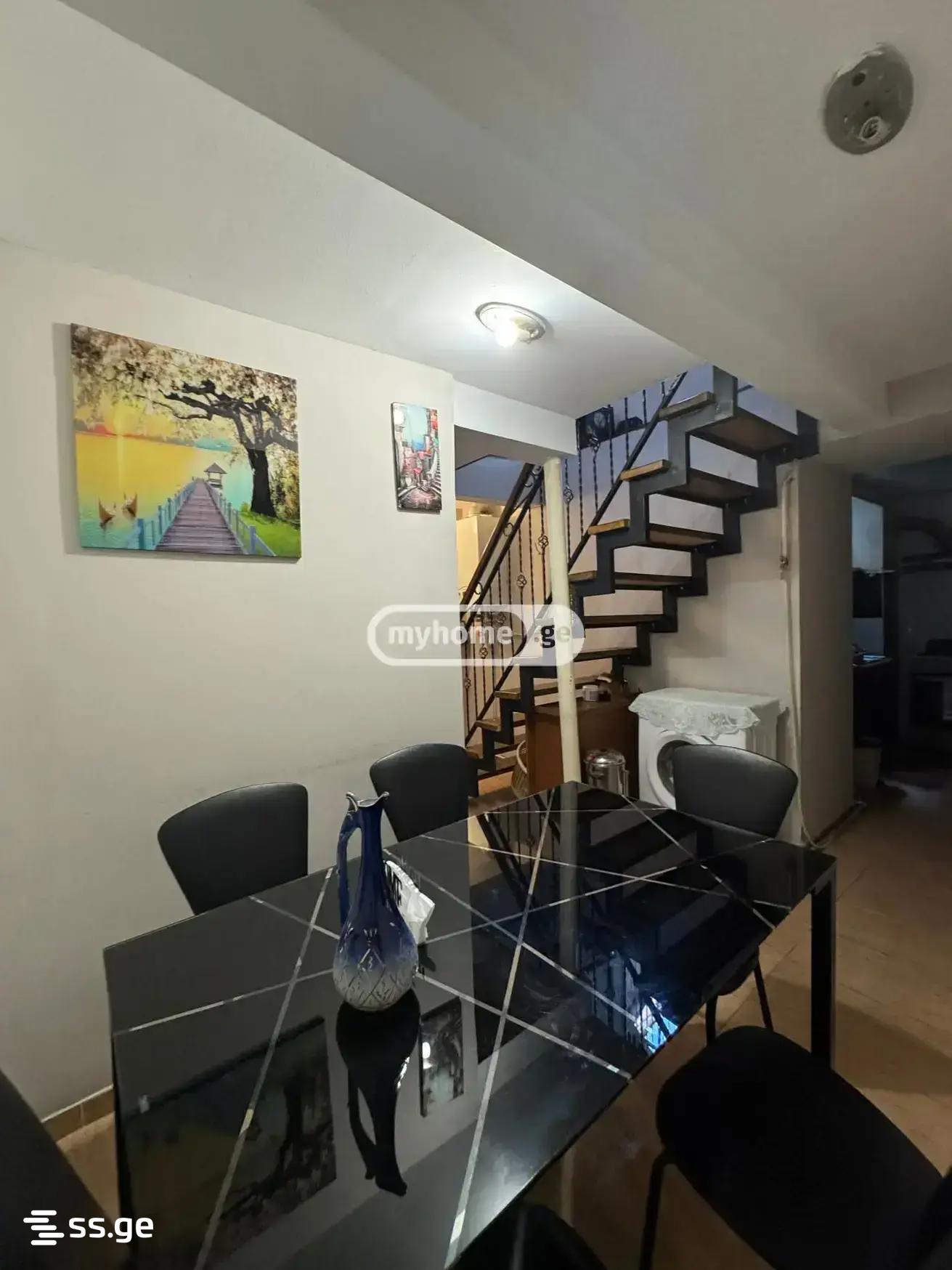 4 room Flat For Sale. Chugureti - Mehr