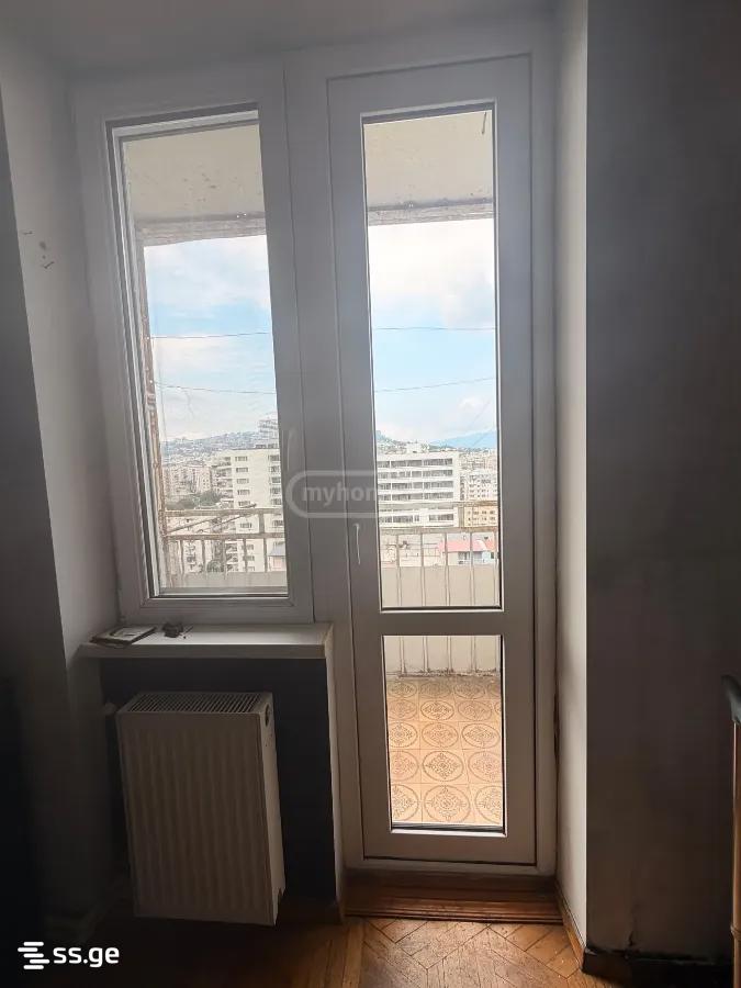 4 room Flat For Sale. Mesame masivi - Altro