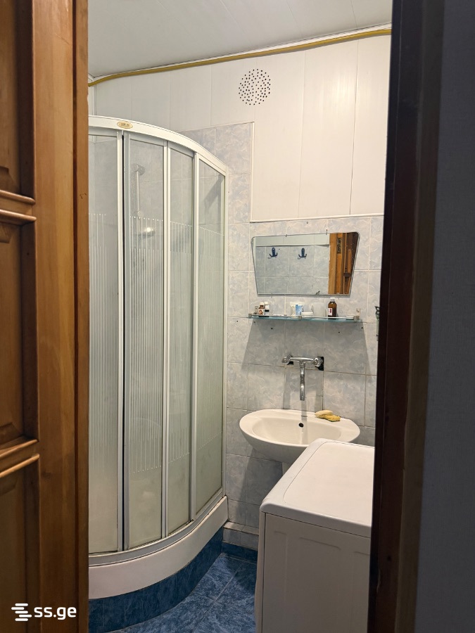 2 room Flat For Rent. Isani – pohled 3