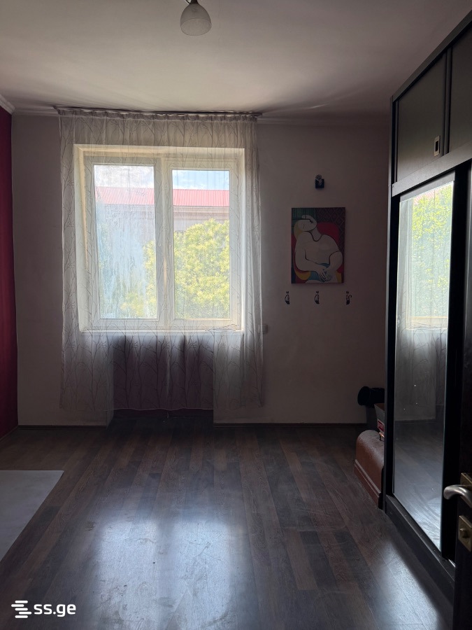 2 room Flat For Rent. Isani – pohled 4