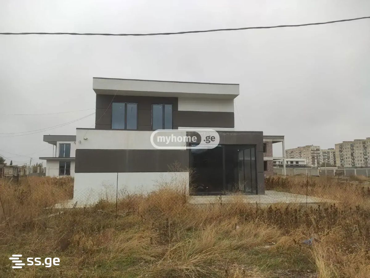 5 Room Private House For Sale view 4