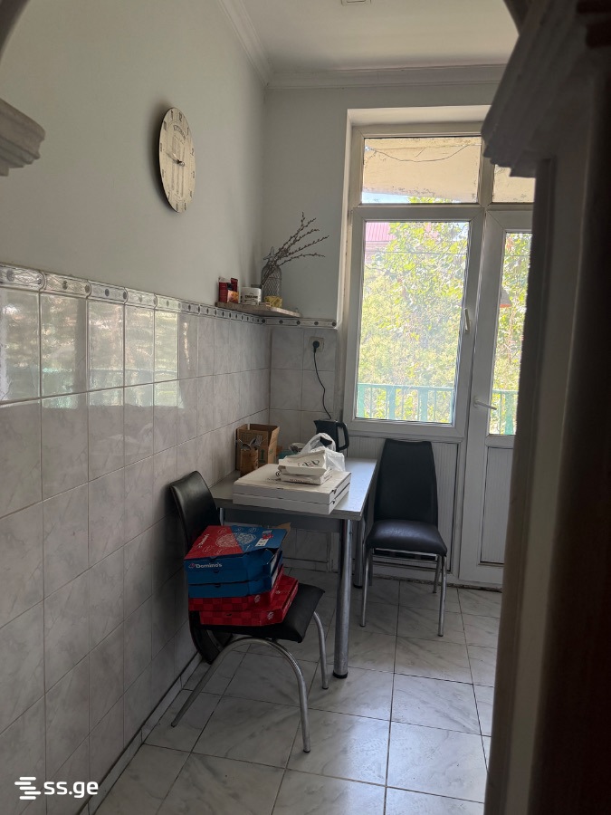 2 room Flat For Rent. Isani – pohled 2