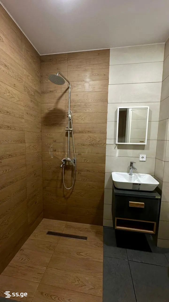 2 room Flat For Rent. Didi digomi - Vue 3