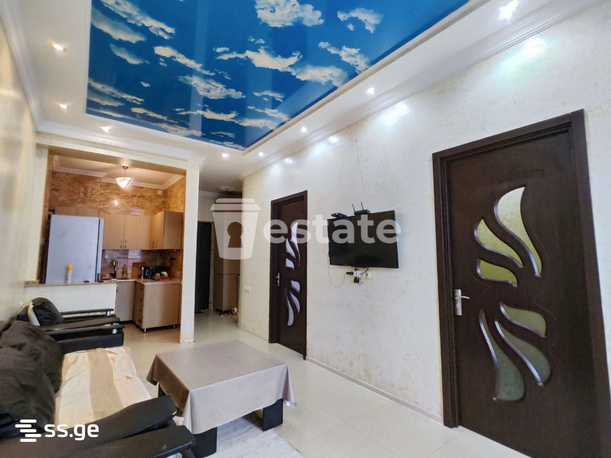 4 room Flat For Rent. Batumi - Altro