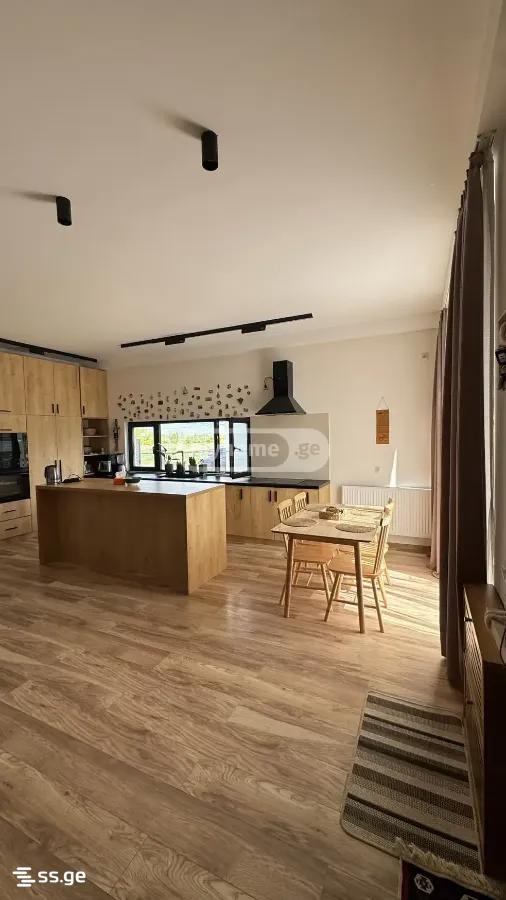 6 Room Private House For Sale view 4