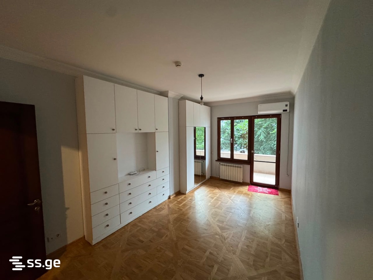 6-room apartment in ვაკე